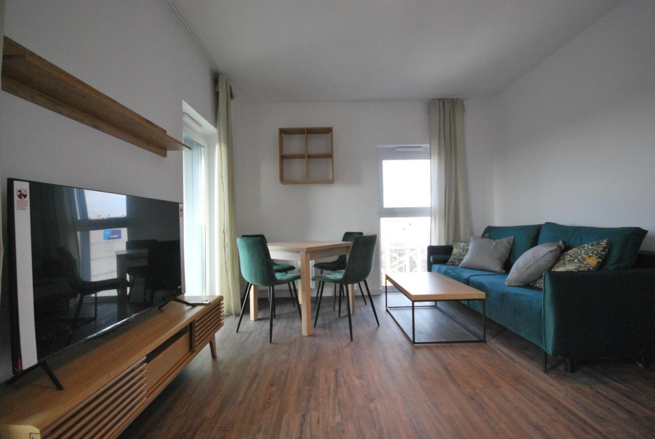 Sky High Apartment *